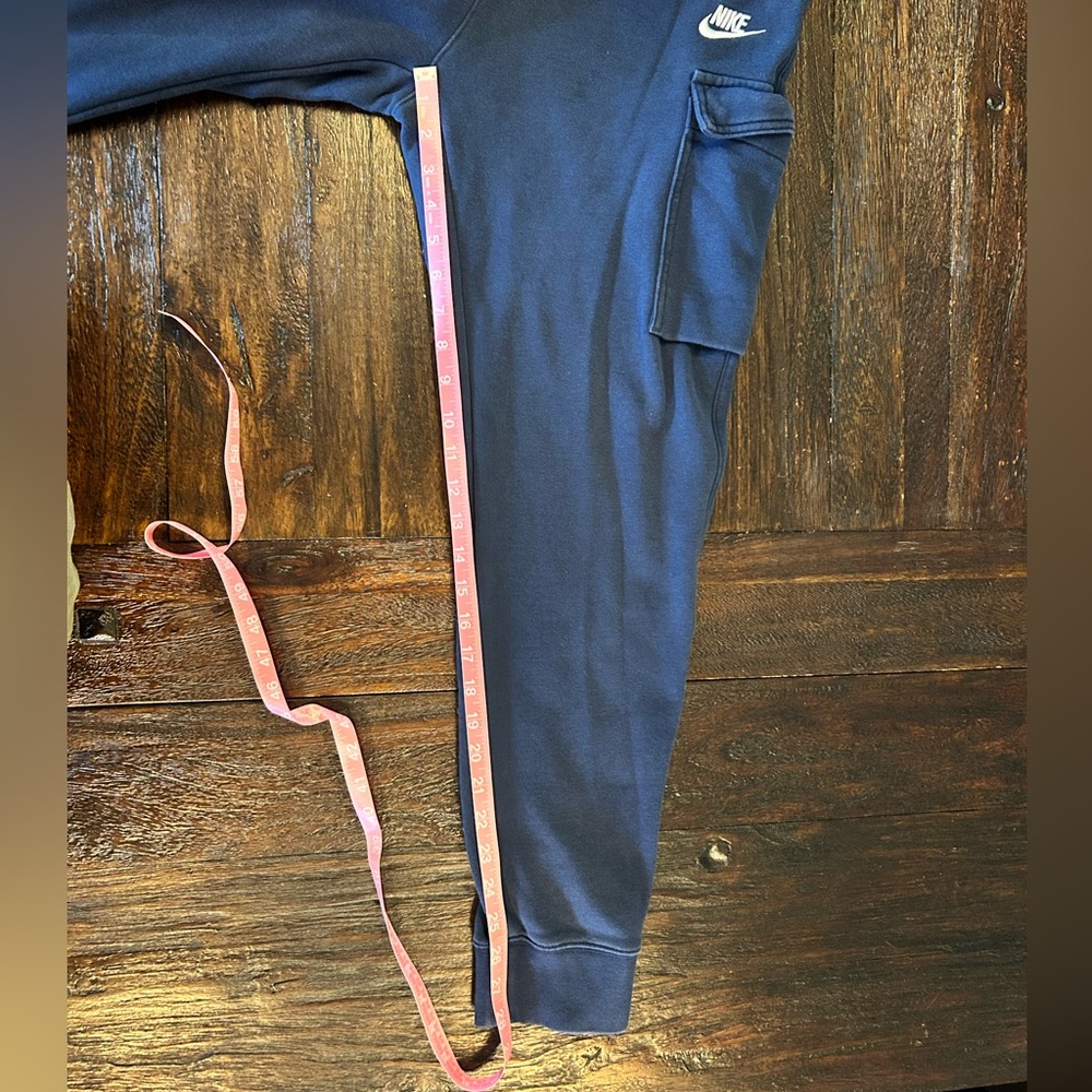 Nike Sportswear Club Men’s Navy Cargo Fleece Joggers with Side Pockets - Picture 8 of 11